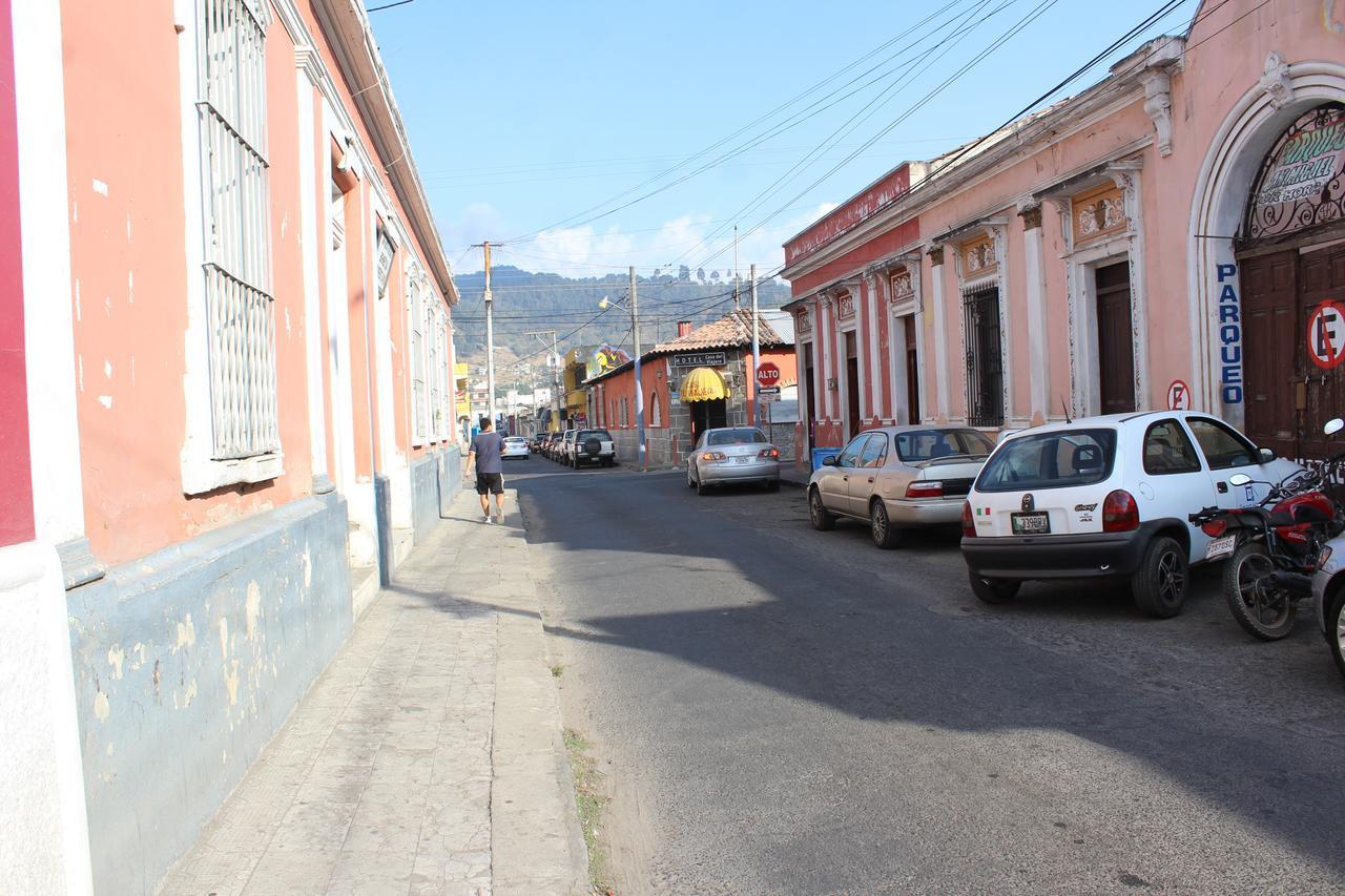 Hotel Casa Del Viajero Quetzaltenango Exterior photo
