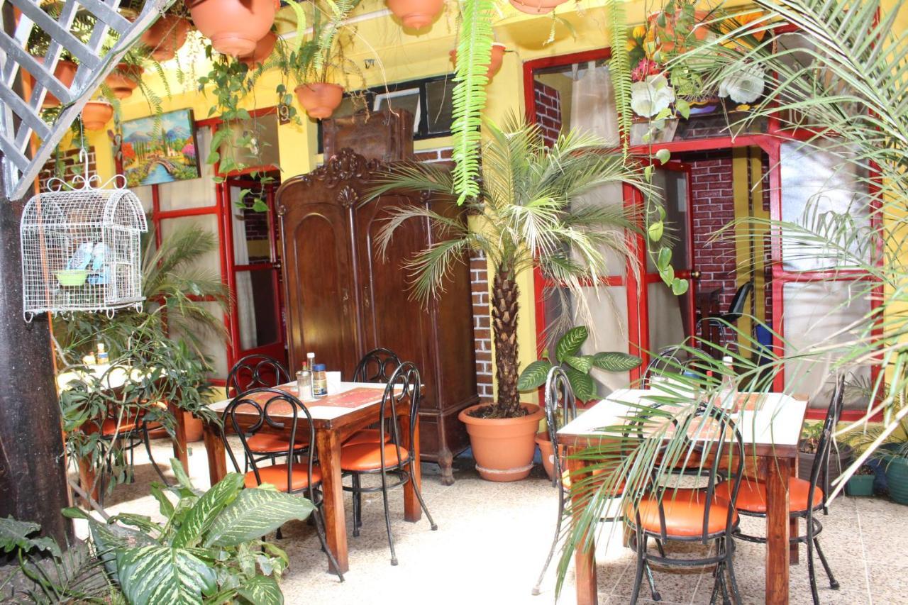 Hotel Casa Del Viajero Quetzaltenango Exterior photo